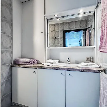 Stunning In With Kitchen