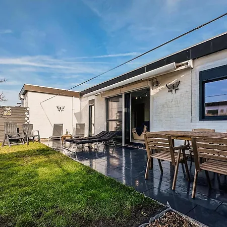 Stunning In With Kitchen Сasa de vacaciones Koksijde